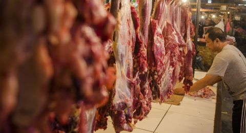 Kumpulan Berita MOGOK PEDAGANG DAGING: Daging Sapi Langka karena Pedagang  Mogok, Pemprov DKI Siapkan 5 Tempat Ini