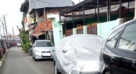 Orang Kaya Kompleks Panen Cibiran: Gak Ada Garasi, Parkir Mobil Sembarangan