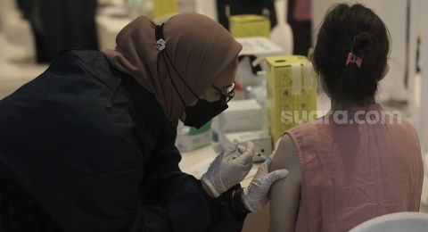 Ingin Vaksinasi Covid-19 Bareng Kakek-Nenek, Ini Tiga Jalur Mendapatkannya