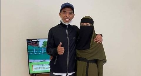 Ustaz Abdul Somad Rangkul Istri Baru Nitizen Jangan Cerai Lagi Ya Pak Suara Surakarta