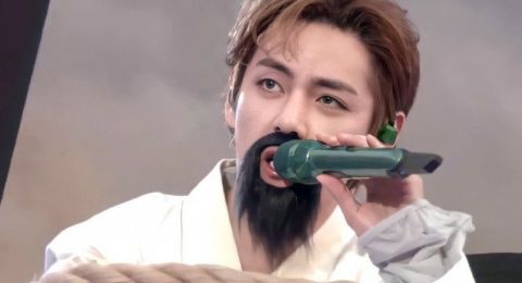 V BTS Pake Jenggot saat Perform 'Daechwita' di Konser 'Sowoozoo', Netizen Geger