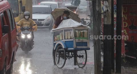 Prakiraan Cuaca Jakarta Selasa 14 September Pagi Dan Siang Hujan Suara Jakarta