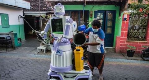 Salah satu robot  [SuaraJatim/Dimas Angga]