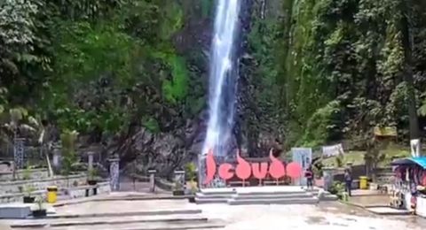 Air terjun sedudo [Foto: dowes29.com]