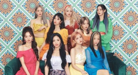 Fromis_9 Sukses Puncaki Bugs Realtime Chart Lewat Lagu 'Talk & Talk'