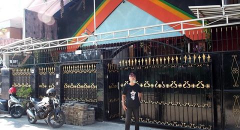 Kartolo Jual Rumah di Surabaya [Foto: Antara]