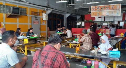 Harga Bakso Sony Naik Pascapenyegelan Ppn Dibebankan Ke Konsumen Suara Lampung<script async src=
