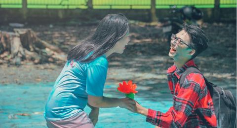 Diam-diam Naksir Kamu, Ini 4 Tanda Pria Cuek Menyukaimu