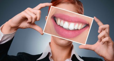 Inilah 7 Bahan Alami Terbaik dan Aman untuk Membersihkan Karang Gigi