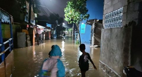 Kumpulan Berita Banjir Jakarta Jakarta Bagi Buku Panduan Banjir Ke Warga Dprd Pemerintah Pasrah