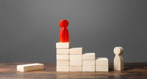 Bukan Kurang Doa, Tapi Memang Sistemnya yang Gak Rata: Curhat Kelas Proletar