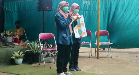 Mahasiswi UNDIP Memberikan Program Sosialisasi Keamanan Pangan di Desa Kesongo