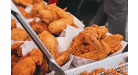 Viral! Gegara Ayam Goreng Pesanannya Belum Disembelih, Seorang Pria Enggan Lanjutkan Makan