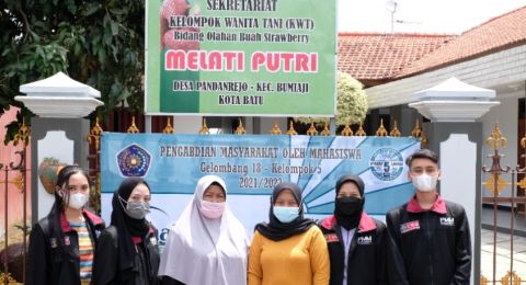 PMM UMM Kelompok 5 Gelombong 18 Melaksanakan Program Kerja Diversifikasi di Desa Pandanrejo
