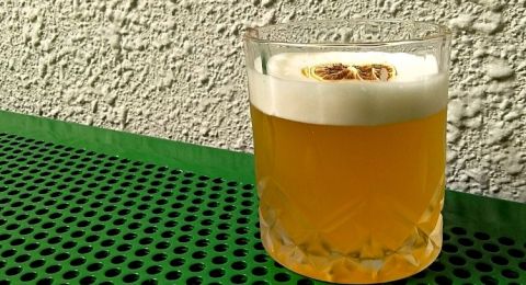 Dose, Spot Nongkrong Keren di Jogja dengan Minuman Buah Kekinian