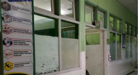 Memotret Kondisi Bapak Saeni Dirawat di RSUD Majene