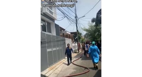 Viral Pria Antusias Lihat Mobil Damkar di Sekitar Rumahnya, Pas Tanya Tetangga Auto Panik