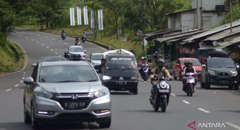 H-3 Lebaran 2024: Puluhan Ribu Kendaraan Pemudik Padati Jalur Nagreg