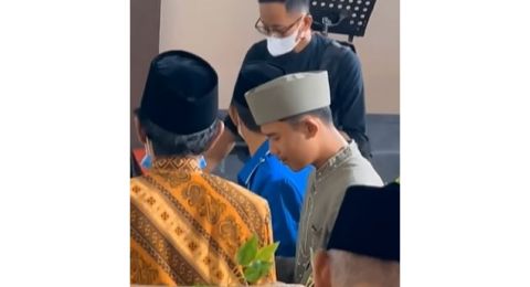 Banjir Air Mata, Seorang Adik Menangis Gantikan Ayahnya Jadi Wali Nikah Kakak Perempuannya