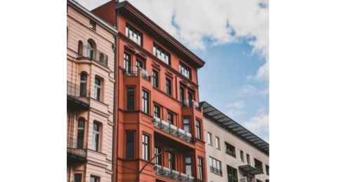 5 Pemuda Dibikin Mutah Lihat Apartemennya Banjir Air Kuning Campur Kotoran