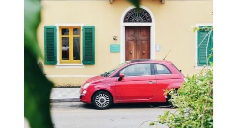 Curhat Pria Numpang Parkir 20 Menit, Pas Balik Syok Lihat Mobilnya Baret