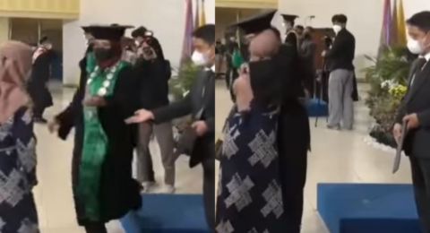 Momen Haru Dekan Peluk Ibu Gantikan Wisuda Anaknya yang Meninggal Dunia