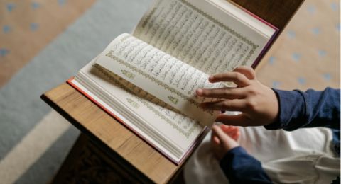 Kritik Tradisi Stop Tadarus di Akhir Ramadan: Masjid Jadi Sepi Setelah Khatam Al-Qur'an