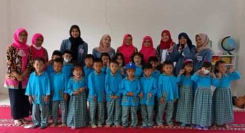 Kelompok 66 KKN Tematik UPI Lakukan Edukasi Hemat Listrik pada Anak
