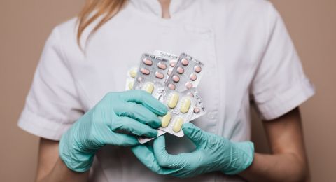 Zero Apoteker: Kebijakan yang Dinilai Melukai Profesi Apoteker