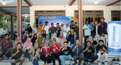 Workshop Digital Marketing Sukses Digelar Oleh Mahasiswa KKNT UTM