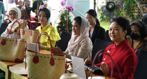 Adu Gaya 5 Istri Kepala Negara yang Hadir di KTT G20 Bali, Mana yang Paling Kalian Suka?