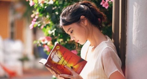 Makna Kehidupan dalam buku 'Rembulan Tenggelam di Wajahmu' Karya Tere Liye