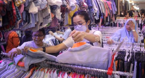 Desainer Dukung Thrifting Baju Bekas Impor Dilarang di Indonesia, Singgung Nasib Buruk Chile dan Kenya