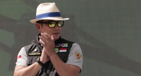 Guru Dipecat Usai Sampaikan Kritik, Klarifikasi Ridwan Kamil Langsung Diserbu