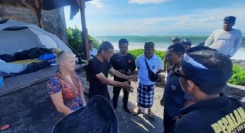 Bule Ngeyel Bangun Tenda saat Nyepi sampai Ditegur Pecalang di Bali, Netizen Geram: Deportasi Aja