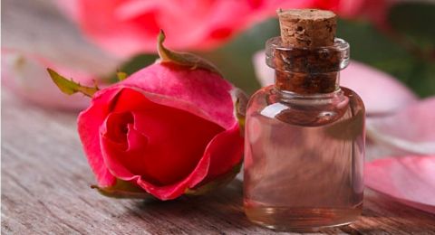 Sering Jadi Campuran Masker, Ini 5 Manfaat Air Mawar untuk Kecantikan