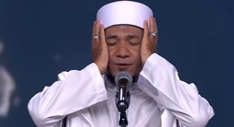 Bangga! Dhiyauddin WNI yang Berhasil Lolos Lomba Azan di Arab, Suara Merdunya Bikin Juri Menangis
