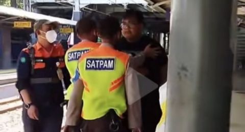 Viral! Pria Obses dengan Dokter Gigi Ini Bikin Onar dan Meresahkan Warga