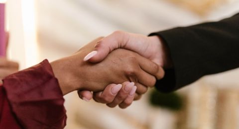 3 Alasan Mengapa Memaafkan di Hari Lebaran Baik untuk Kesehatan Mental, Sudah Tahu?