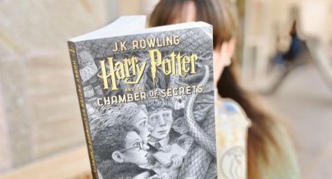 Eksekutif Penerbit Novel Harry Potter Tewas dalam Insiden Tabrakan Perahu