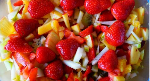 Hati-hati! Salad Buahmu Malah Jadi Tak Sehat karena 5 Hal Ini