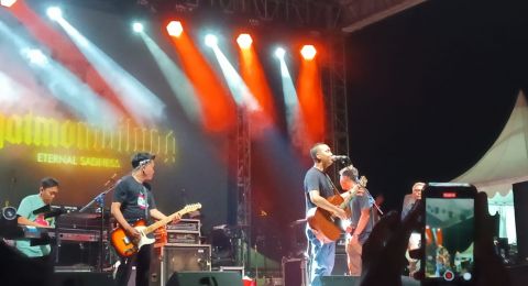 Pecah! Jogjajanan 2023 Bikin Penonton Galau Bareng Ngatmombilung, Juicy Luicy, NDX AKA