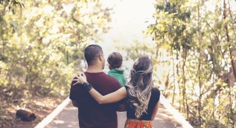 7 Dukungan Bagi Anak Korban KDRT, Jangan Menunggu Jadi Korban