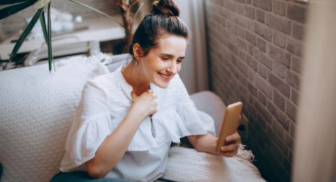 4 Zodiak yang Menghubungi Mantan Setelah Bertahun Berlalu, Sadar Kesalahan