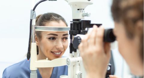 Sebelum Bertambah Parah, Kenali 6 Gejala Awal Mata Katarak