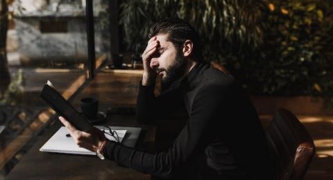 Berpikiran Positif Jangan Lebay! Ini 4 Dampak Buruk Toxic Positivity