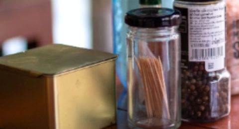 3 Sisi Negative Penggunaan Tusuk Gigi untuk Membersihkan Sisa Makanan