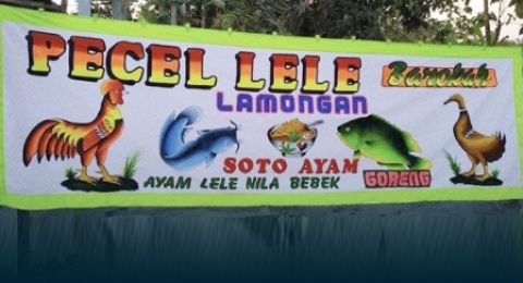 Ikonik, Ternyata Ini Alasan Semua Spanduk Pecel Lele Punya Desain yang Sama