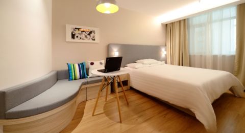 Kenapa di Kamar Hotel Tidak Ada Jam? Ternyata Ini 6 Alasannya