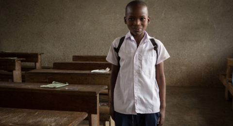 Kemdikbud Minta Sekolah Tak Jual Seragam Mahal, Netizen: Mending Gak Ada